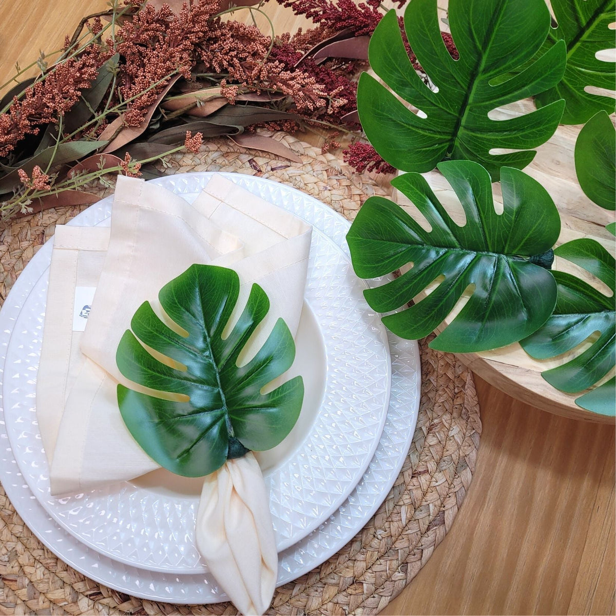 Charlo's Set 24 Green Monstera Leaf Tropical Napkin Rings Ecofriendly Pack for dining table decor